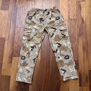 BoohooMan Elasticated Waist Straight Fit Desert Camo Cargo pants men’s size 34.